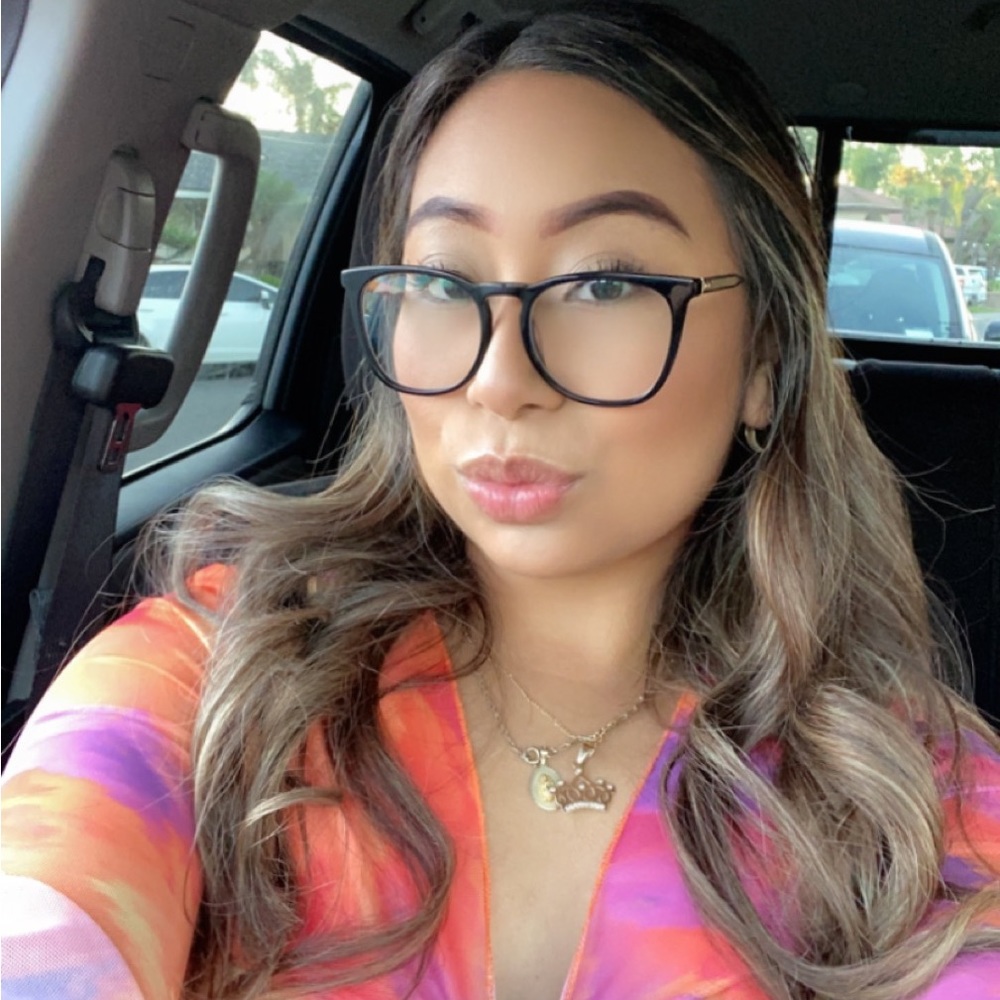 Meet your Posher, Karla